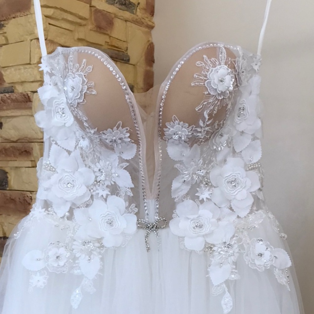 Beautiful Strapless A-line dress with 3D Floral appliqué
